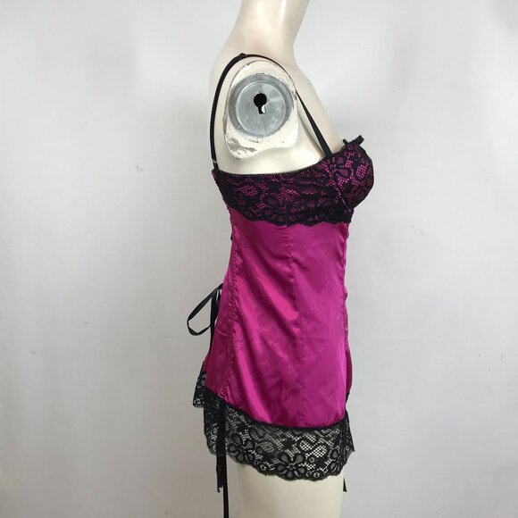 FREDERICKS OF HOLLYWOOD WOMEN'S SMALL -MAGENTA 2 PIECE LINGERIE SET - Picture 4 of 10